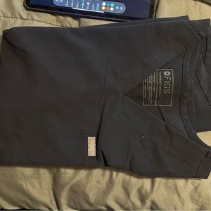 Large Men’s fig scrub top